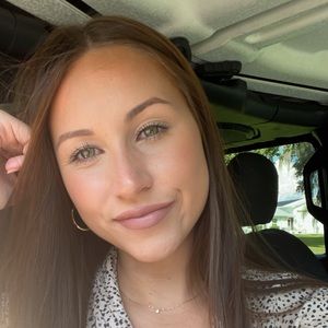 Meet your Posher, Bailey